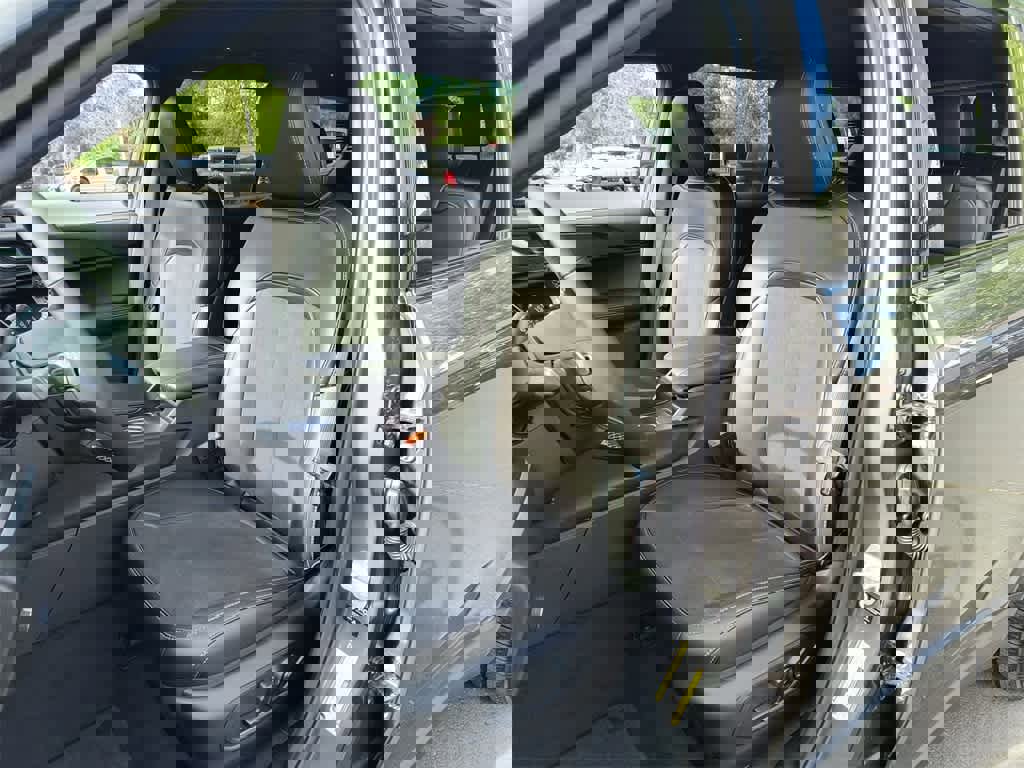 New 2025 Jeep Grand Cherokee L Laredo image 11