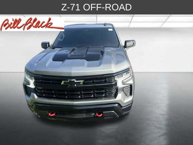 Used 2024 Chevrolet Silverado 1500 LT Trail Boss w/ Convenience Package II AWD/4WD image 3