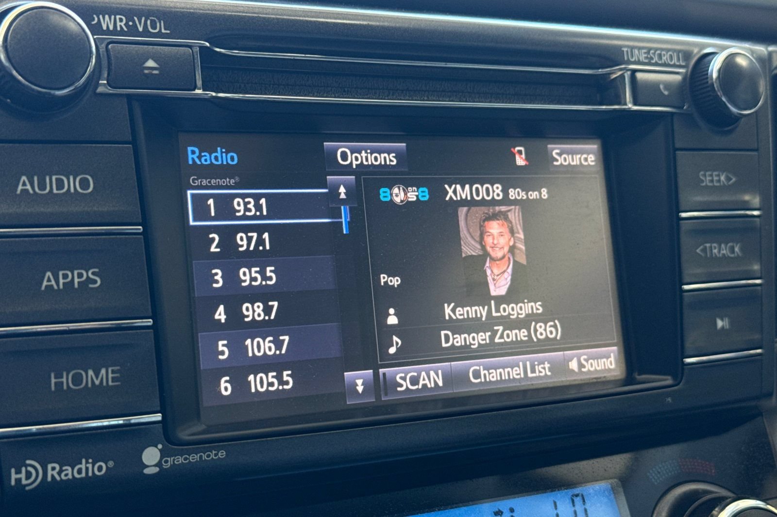 Used 2015 Toyota RAV4 XLE FWD image 18