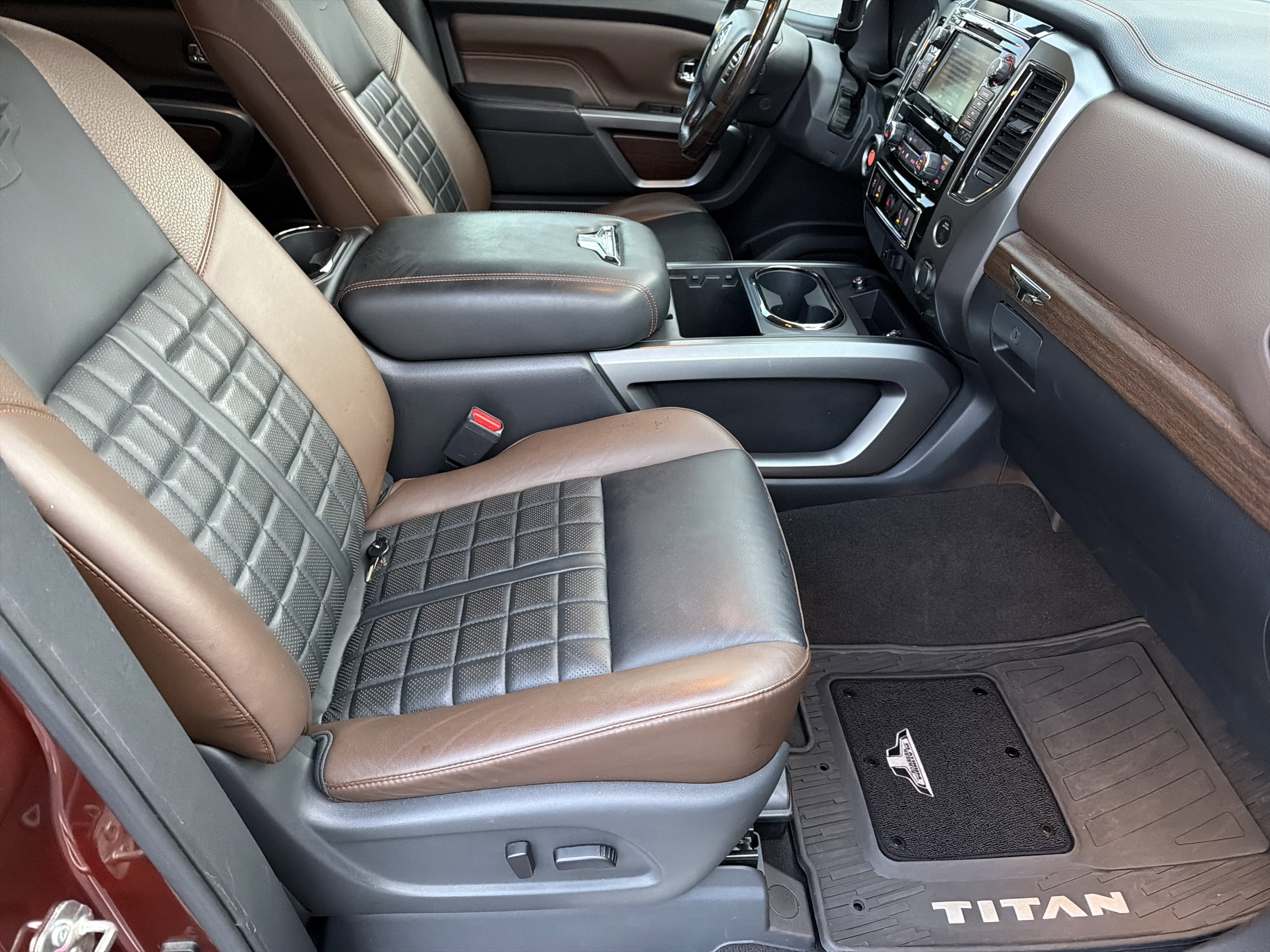 Used 2019 Nissan Titan Platinum Reserve w/ Platinum Utility Package image 14