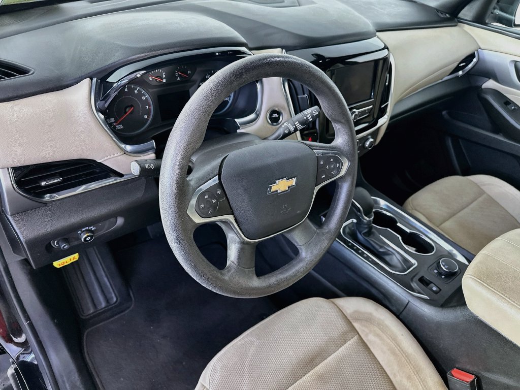 Used 2023 Chevrolet Traverse LS FWD image 29