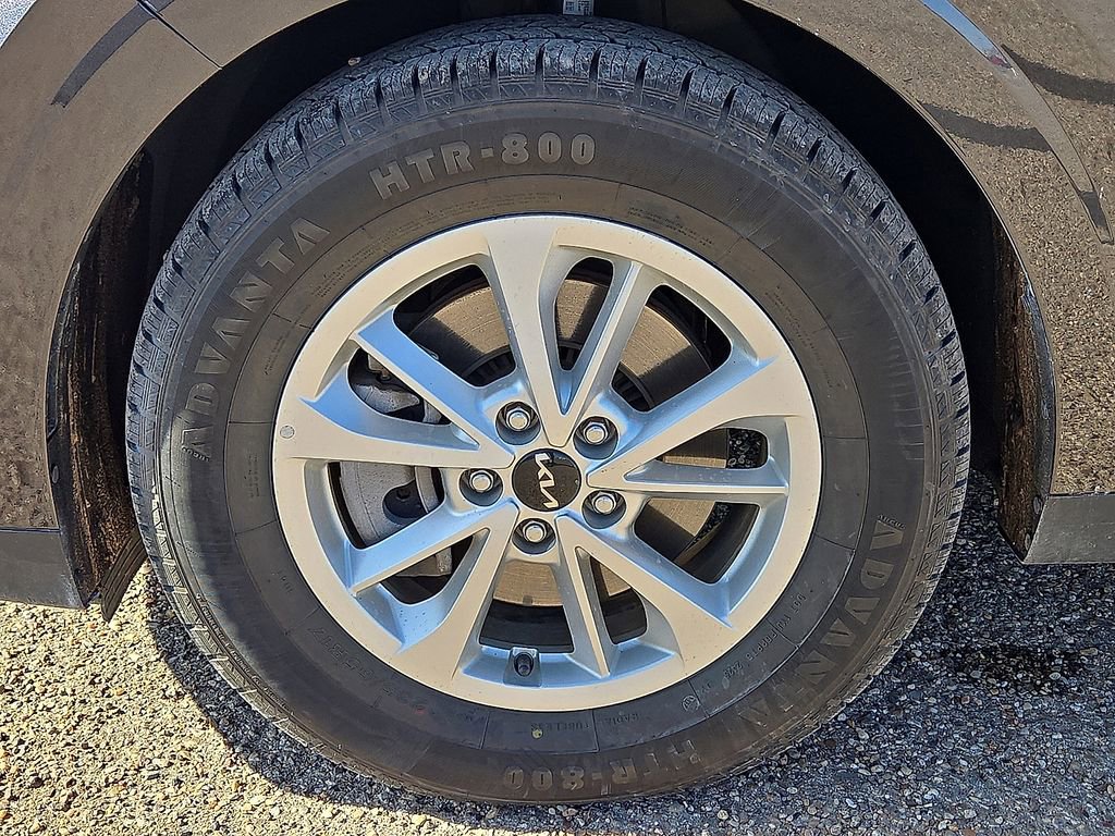 Used 2024 Kia Carnival LX image 10