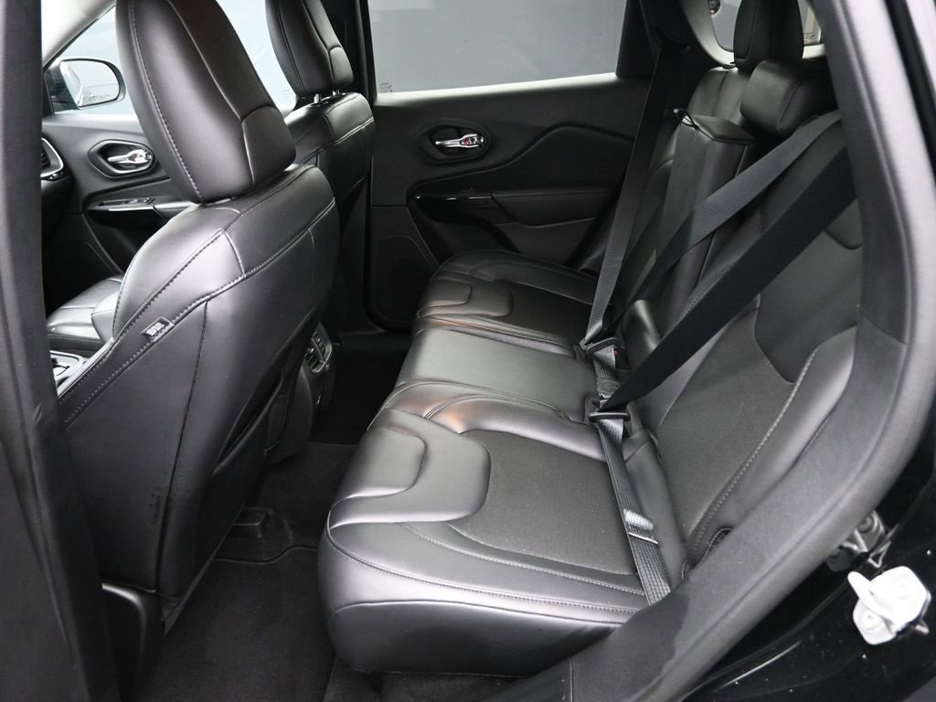 Used 2021 Jeep Cherokee Latitude Plus image 12