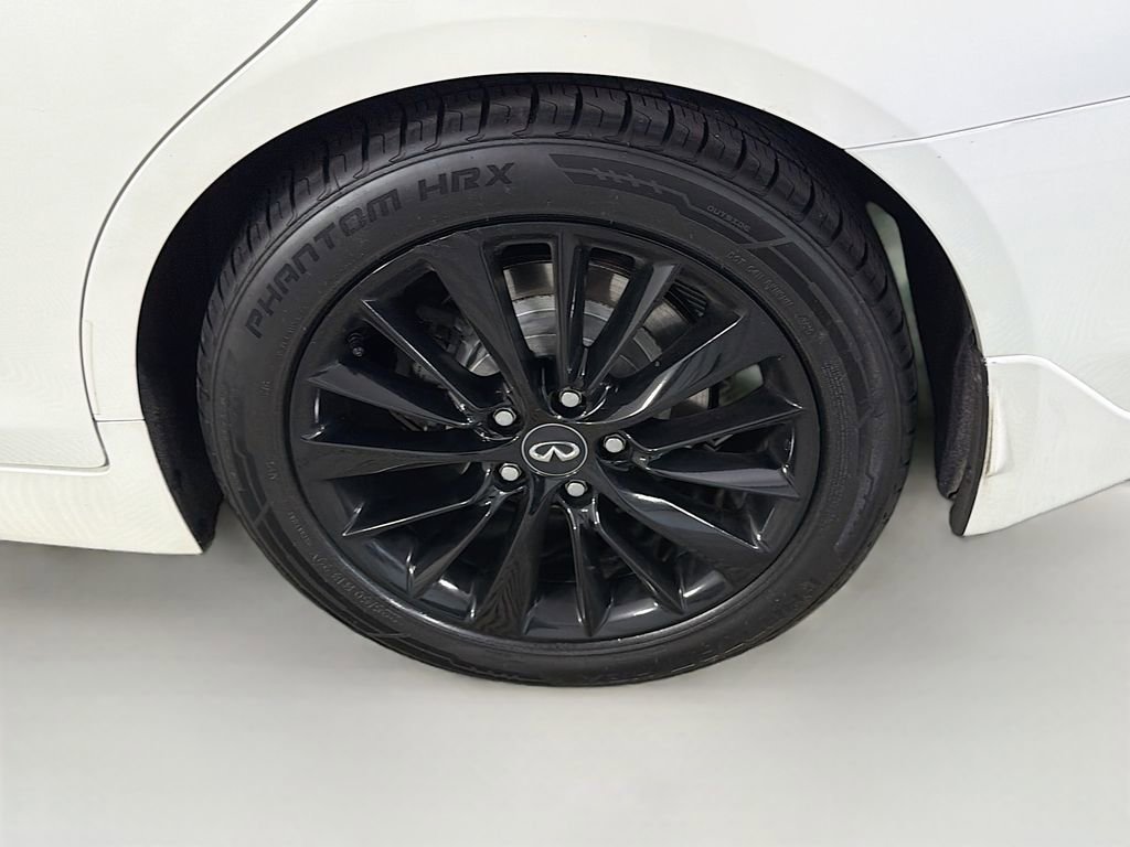 Used 2018 INFINITI Q50 Luxe w/ Essential Package (3.0T Luxe) AWD/4WD image 34
