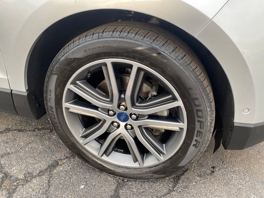 Used 2019 Ford Edge Titanium w/ Equipment Group 301A image 32