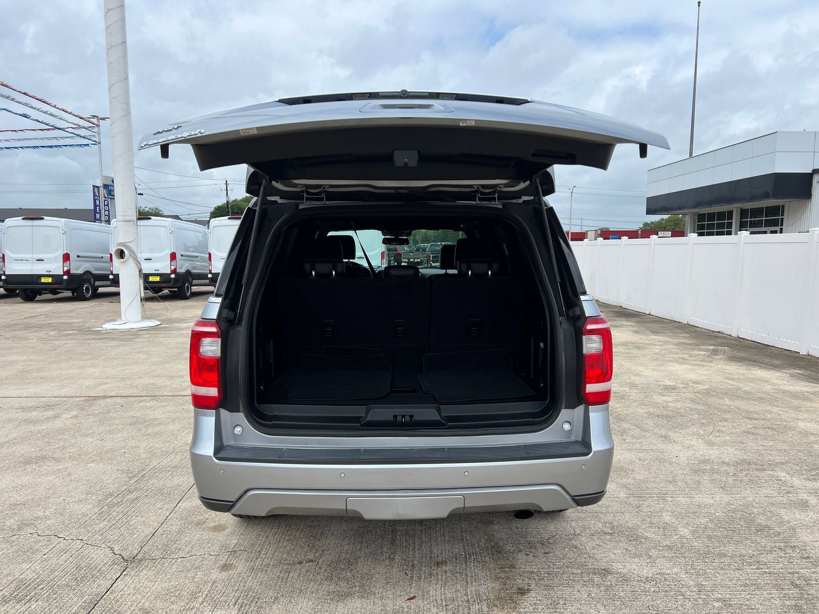Used 2021 Ford Expedition XLT RWD image 13