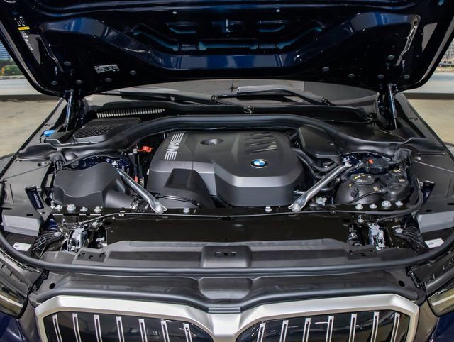 Used 2026 BMW 530i xDrive w/ Executive Package image 5