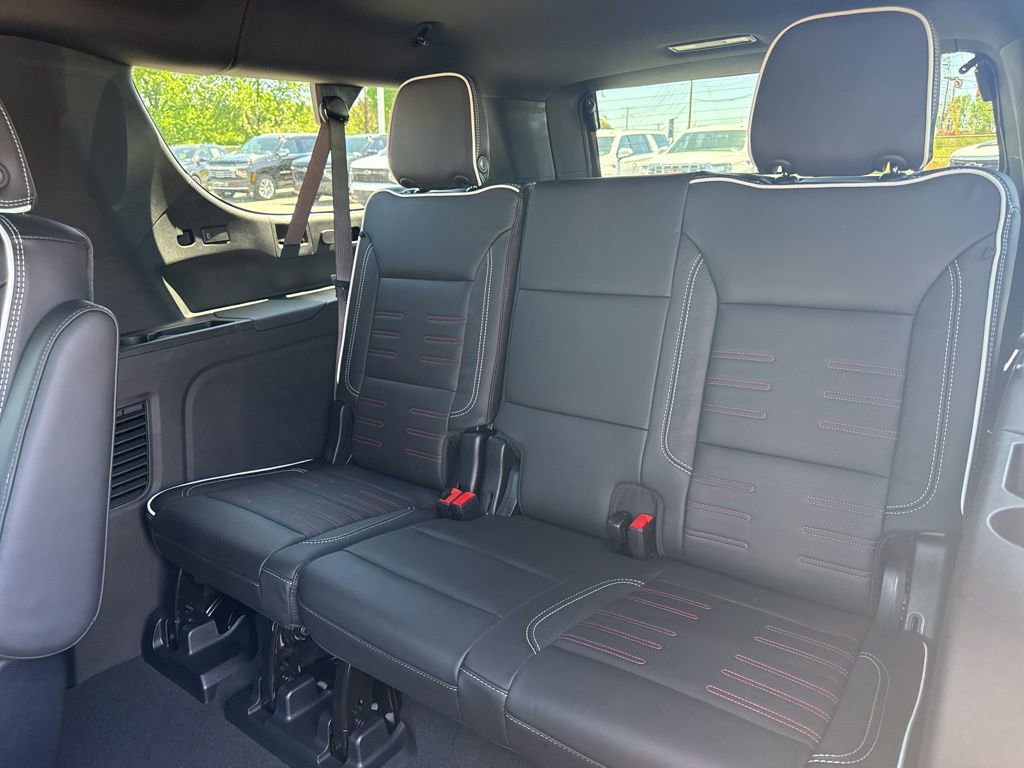 Used 2025 GMC Yukon XL AT4 Ultimate w/ LPO, AT4 Appearance Package AWD/4WD image 14