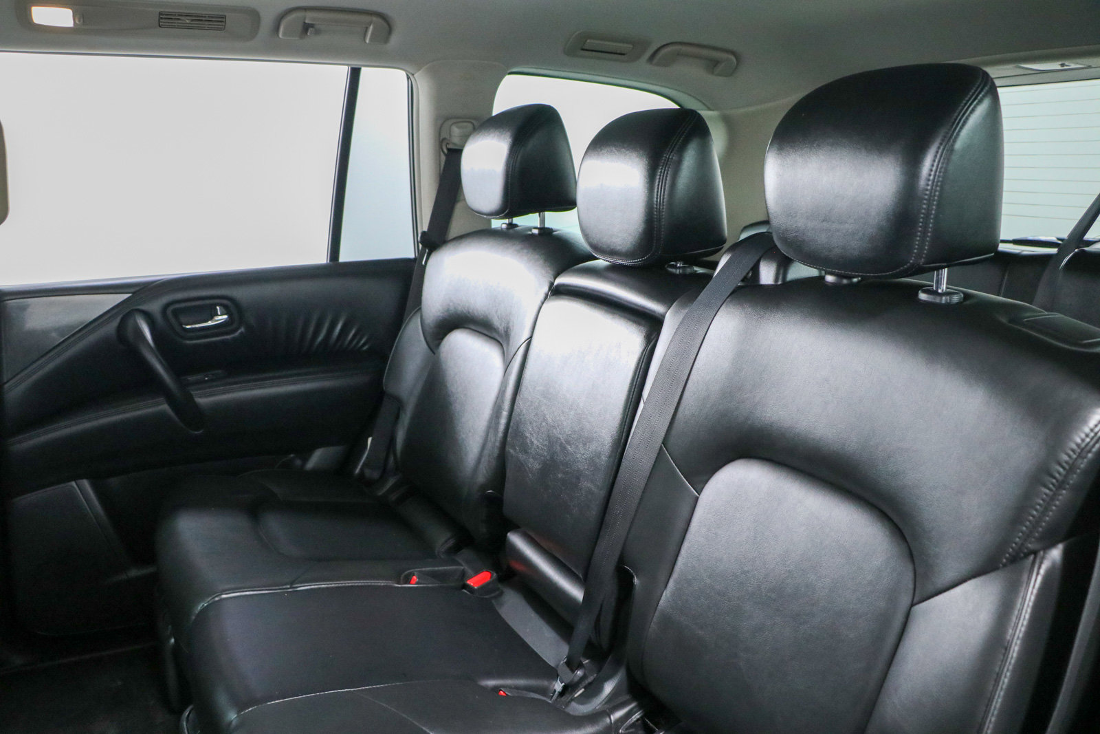 Used 2021 Nissan Armada SV image 25