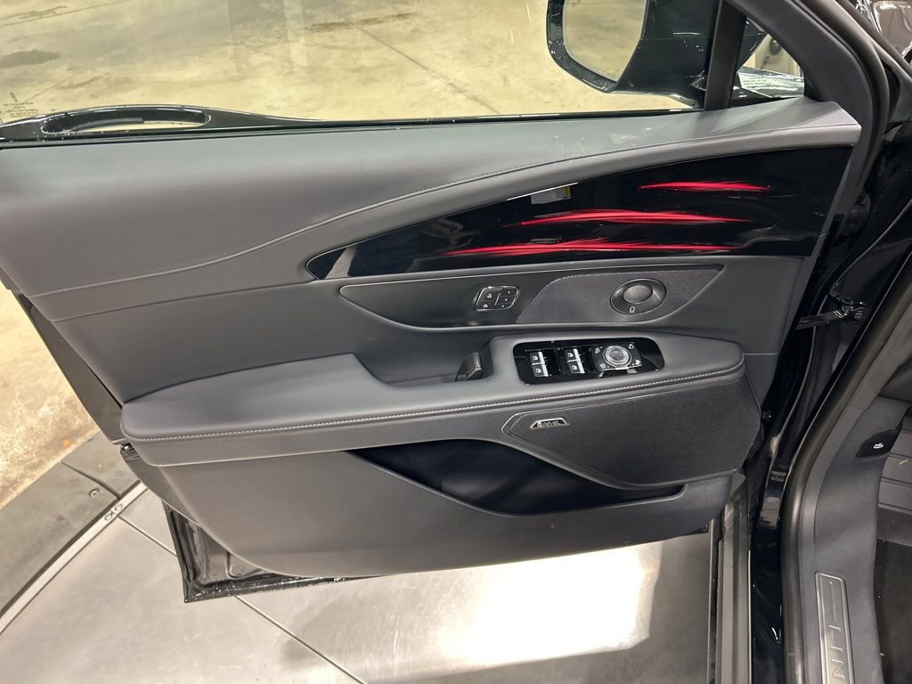 New 2026 Lincoln Nautilus Reserve w/ Jet Appearance Package image 12