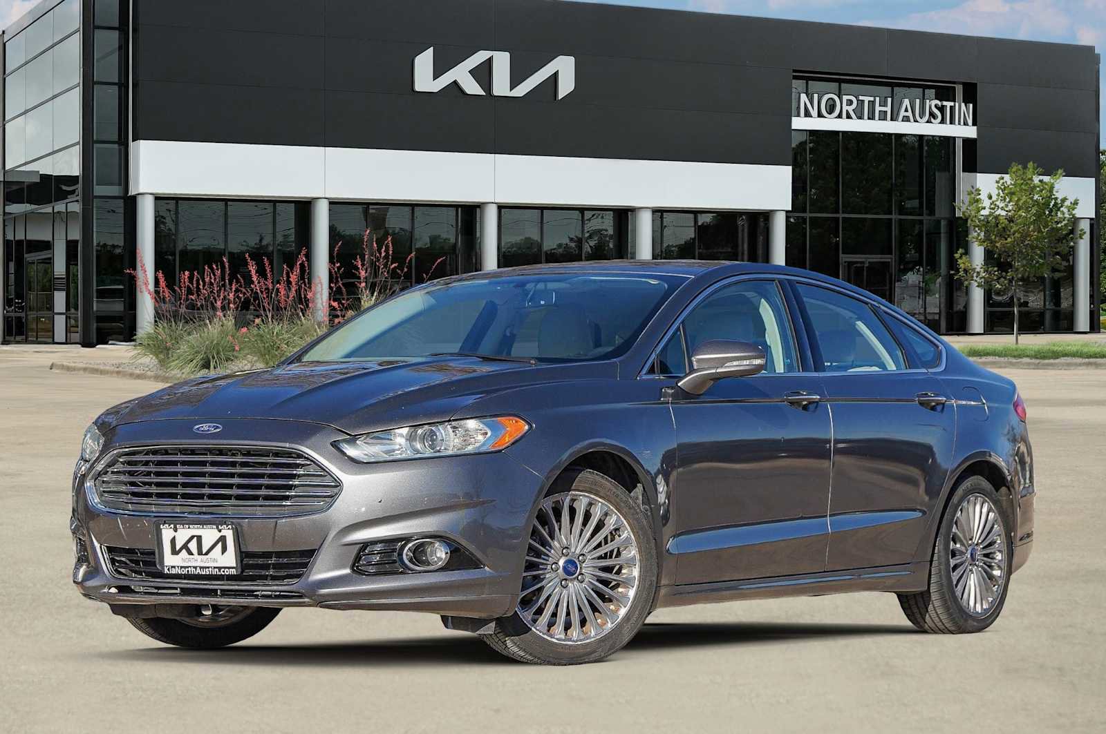 Used 2014 Ford Fusion Titanium image 1
