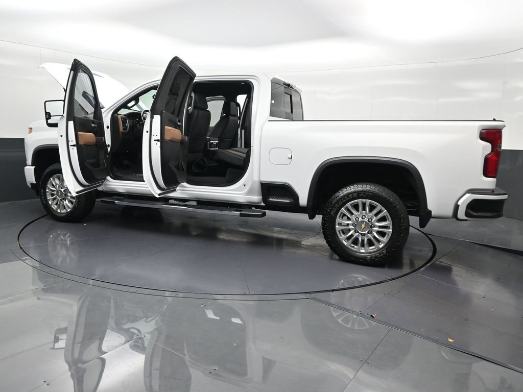 Used 2022 Chevrolet Silverado 2500 High Country AWD/4WD image 36