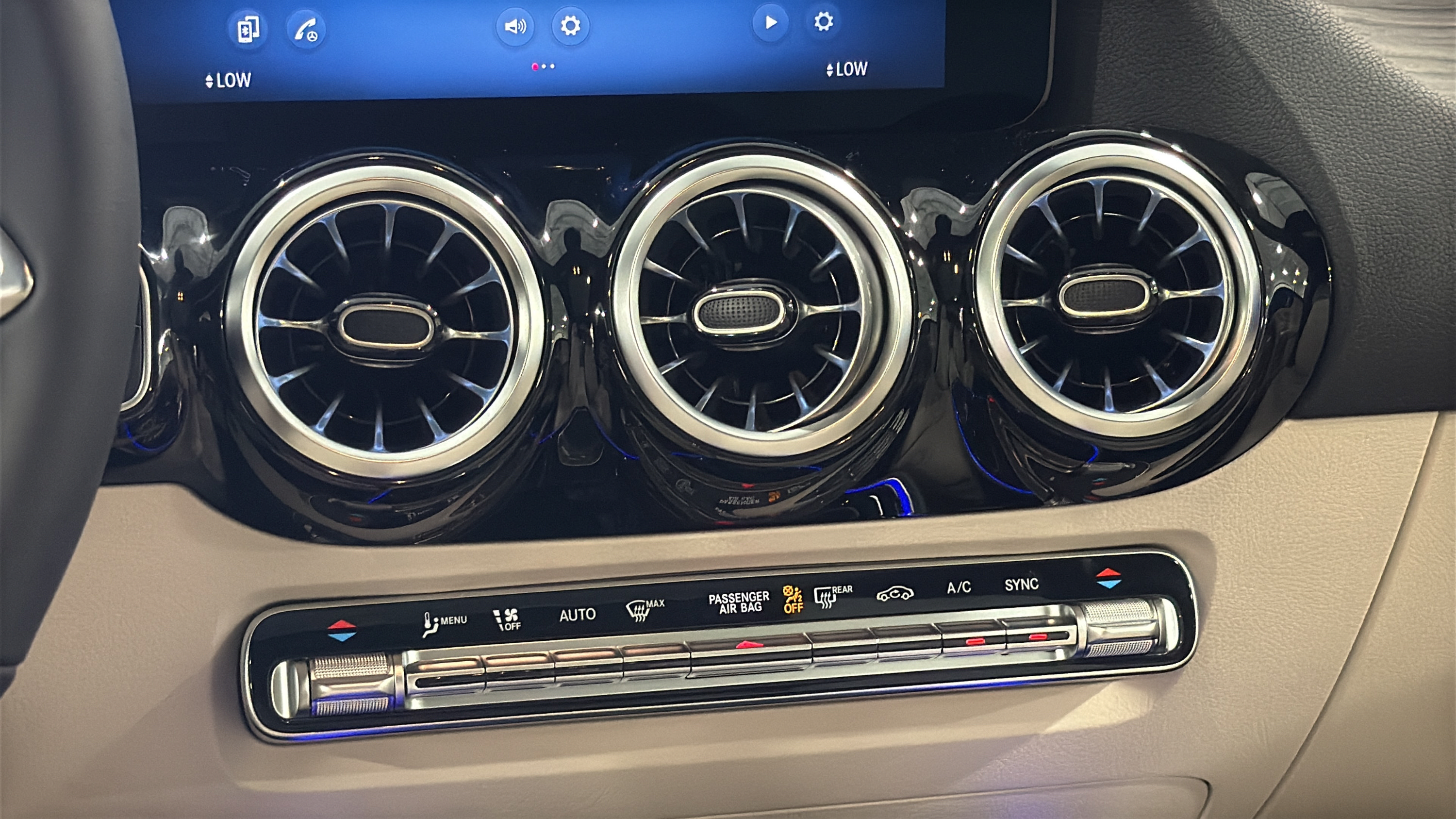 New 2026 Mercedes-Benz GLA 250 image 37