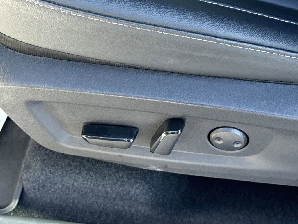 Certified 2025 Nissan Murano SV image 33