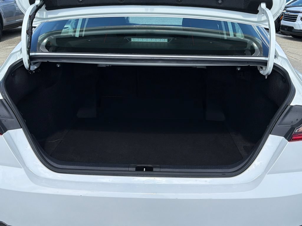 Used 2025 Toyota Camry LE FWD image 23
