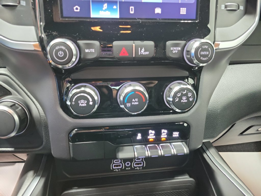 New 2026 RAM 1500 Big Horn AWD/4WD image 15