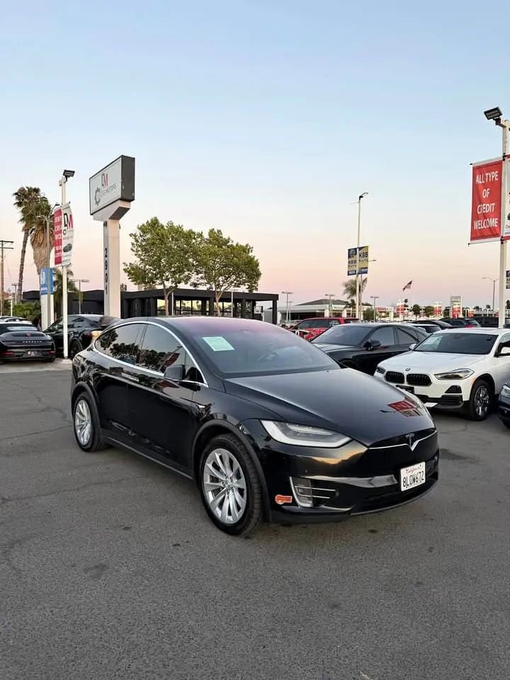 Used 2019 Tesla Model X Long Range AWD/4WD image 2