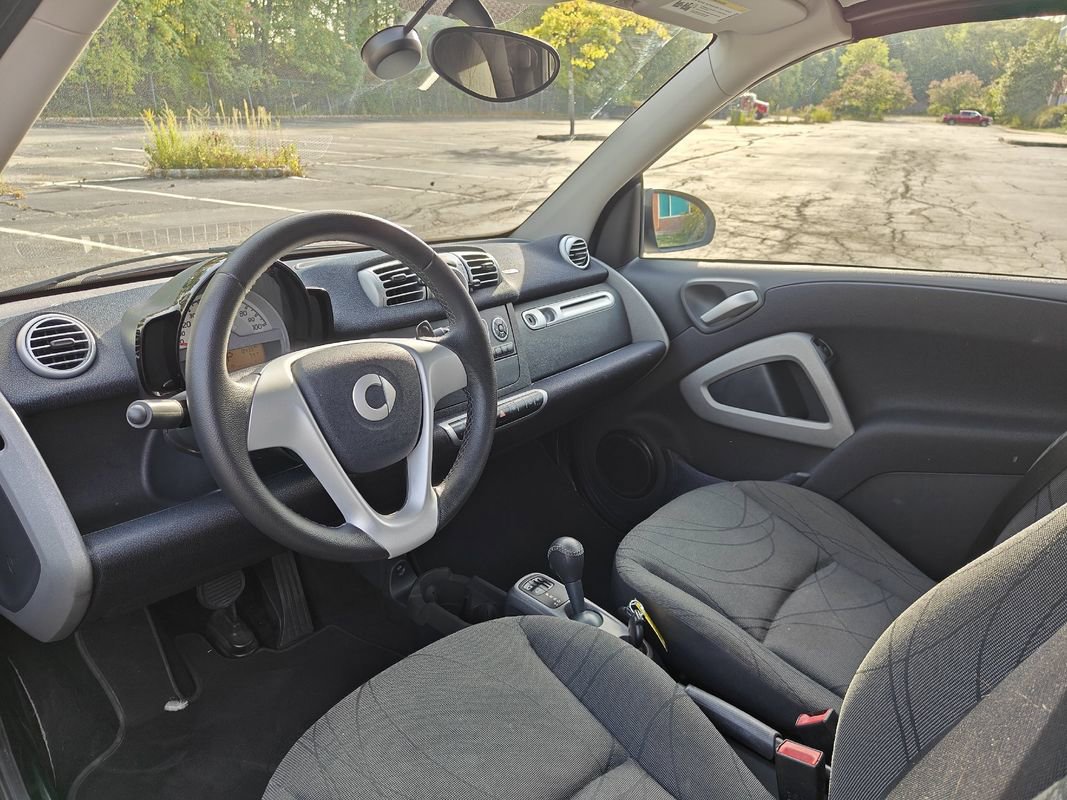 Used 2015 smart fortwo passion image 11