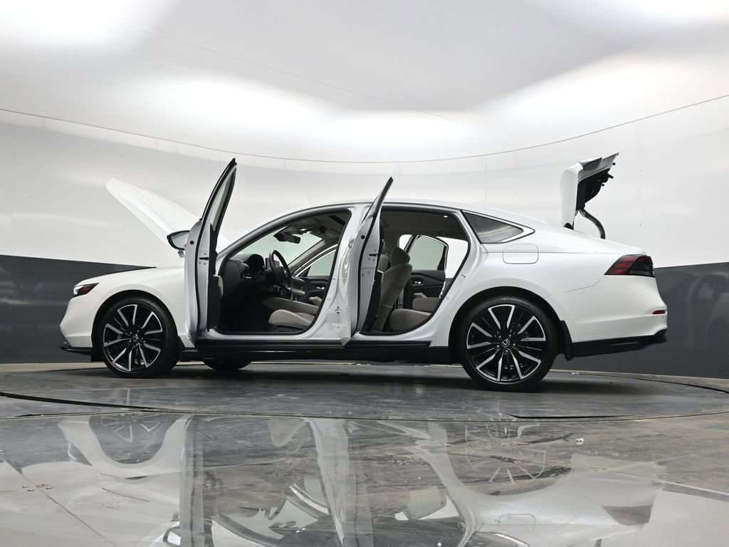 Used 2024 Honda Accord Touring image 40