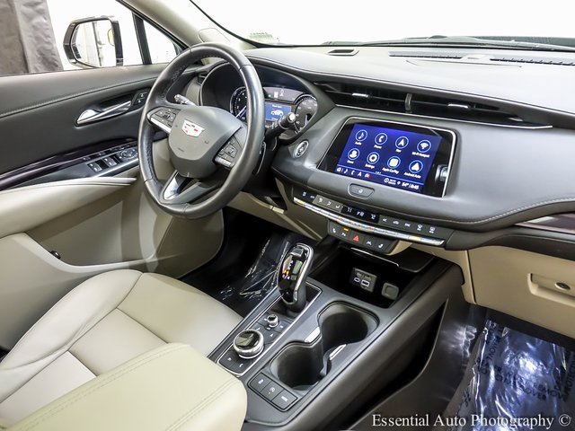 Certified 2023 Cadillac XT4 Luxury w/ Cold Weather Package image 23