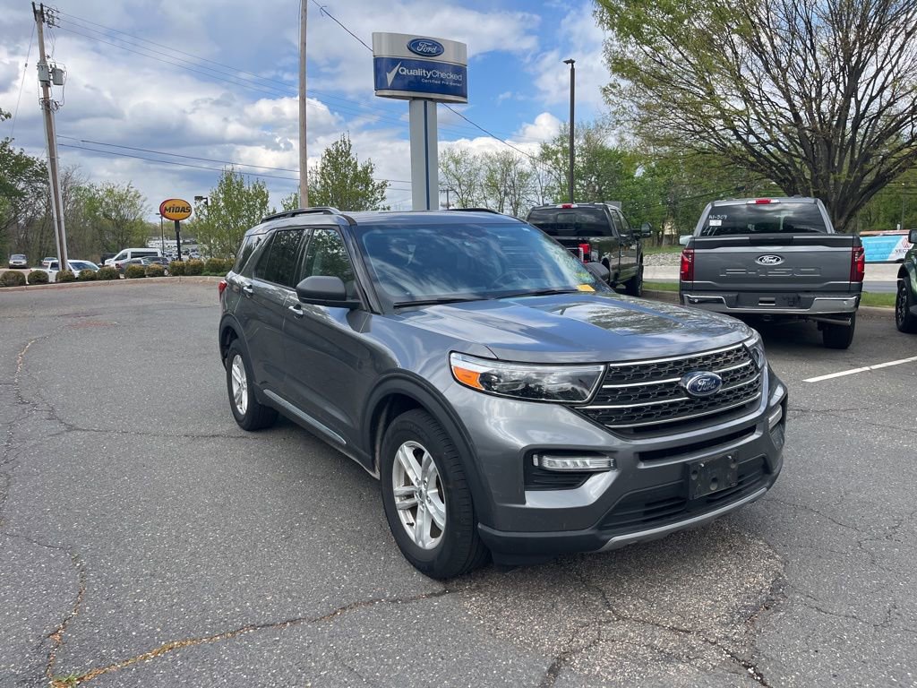 Used 2021 Ford Explorer XLT w/ Equipment Group 202A image 3