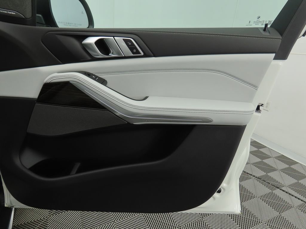 New 2026 BMW X5 sDrive40i w/ Premium Package image 25