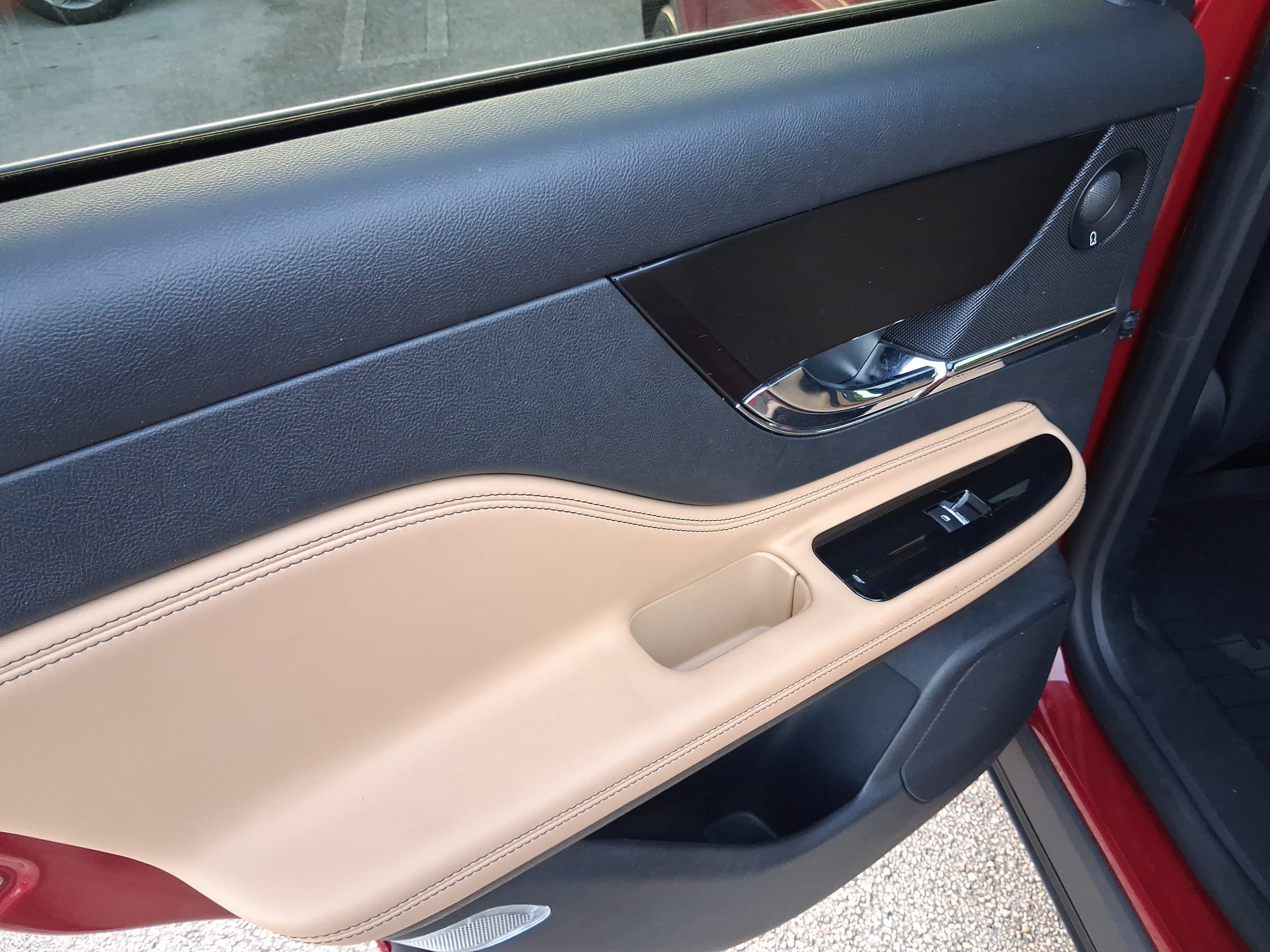 Used 2020 Lincoln Corsair Reserve FWD image 9