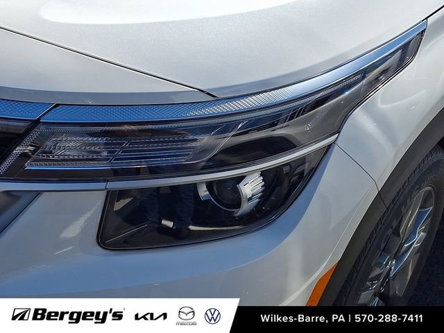 Used 2023 Kia Seltos S image 10