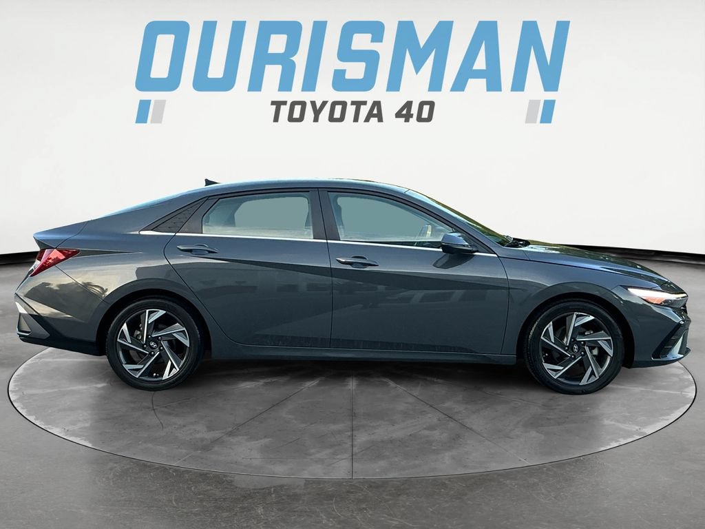 Used 2024 Hyundai Elantra Limited FWD image 8