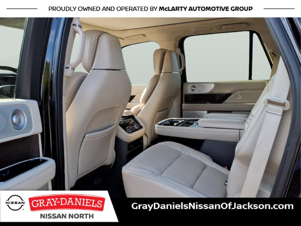 Used 2019 Lincoln Navigator Reserve AWD/4WD image 27