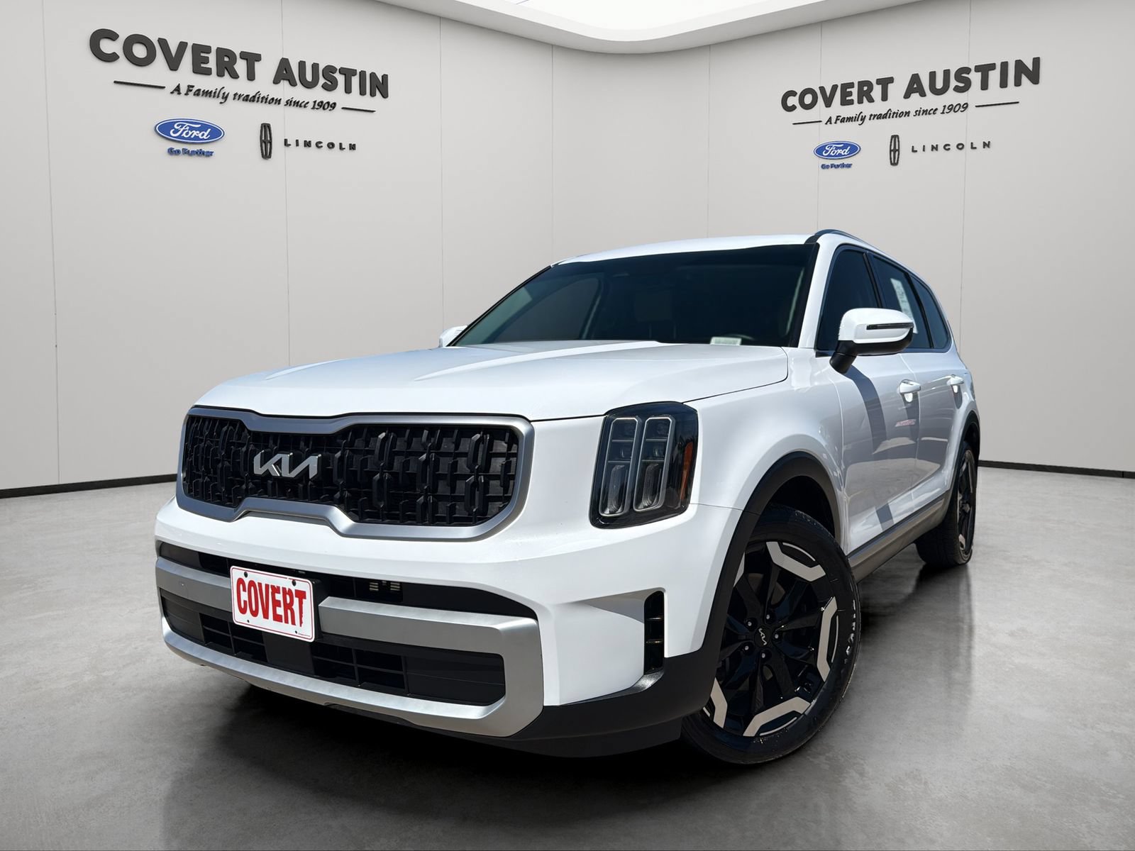 Used 2024 Kia Telluride EX w/ EX Captain's Chair Package FWD image 1