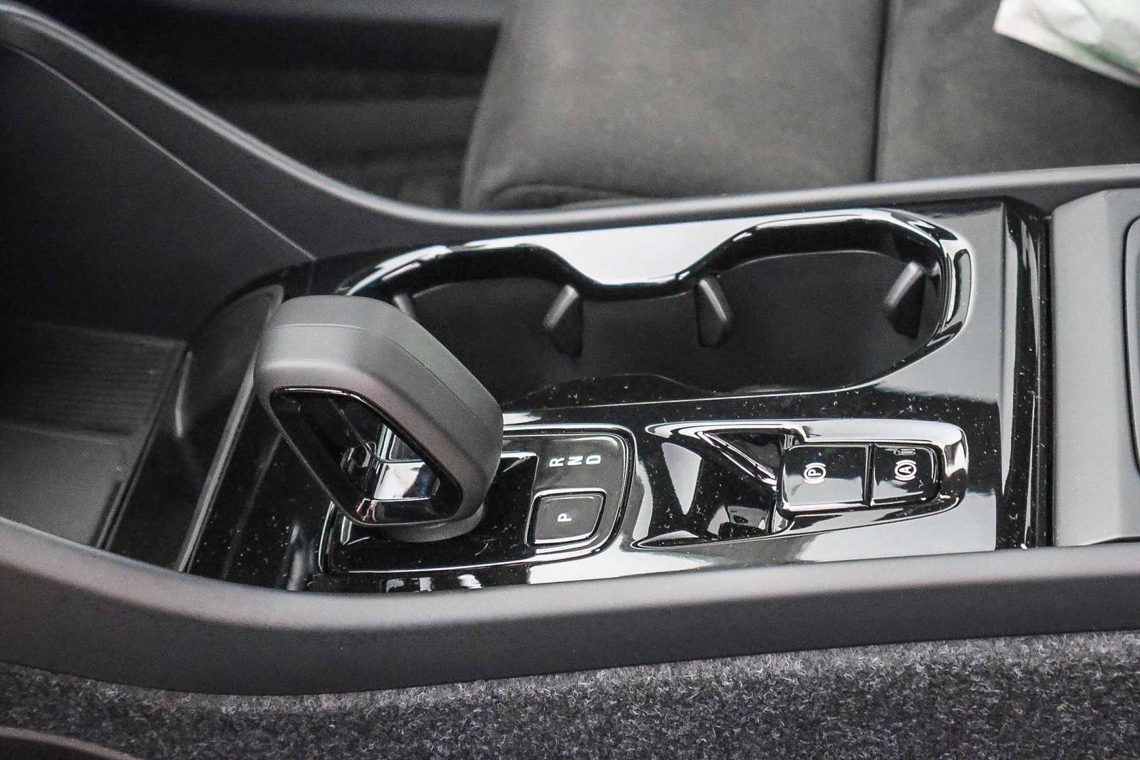 New 2026 Volvo XC40 B5 Ultra w/ Climate Package AWD/4WD image 29