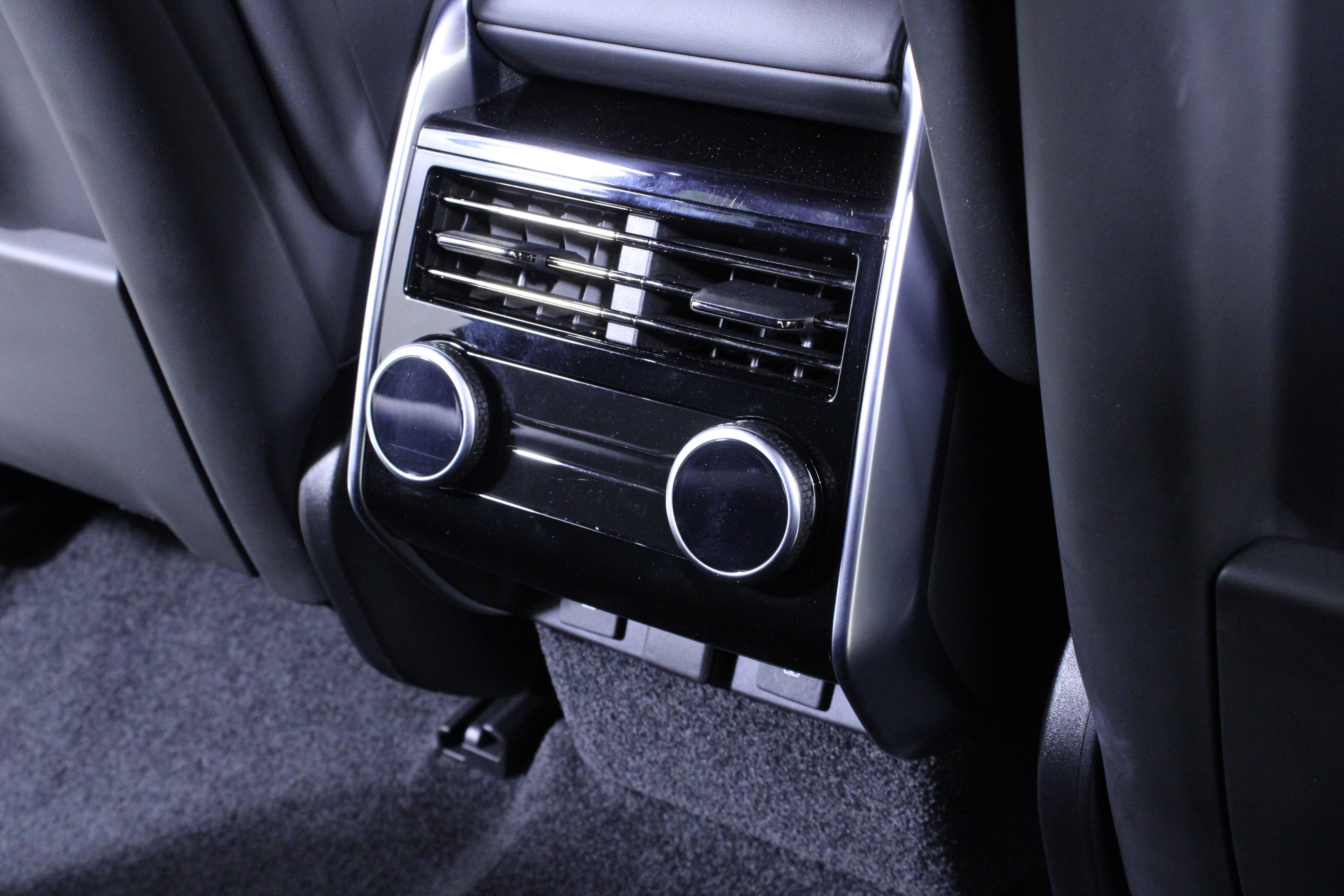 Used 2023 Land Rover Range Rover SE image 15
