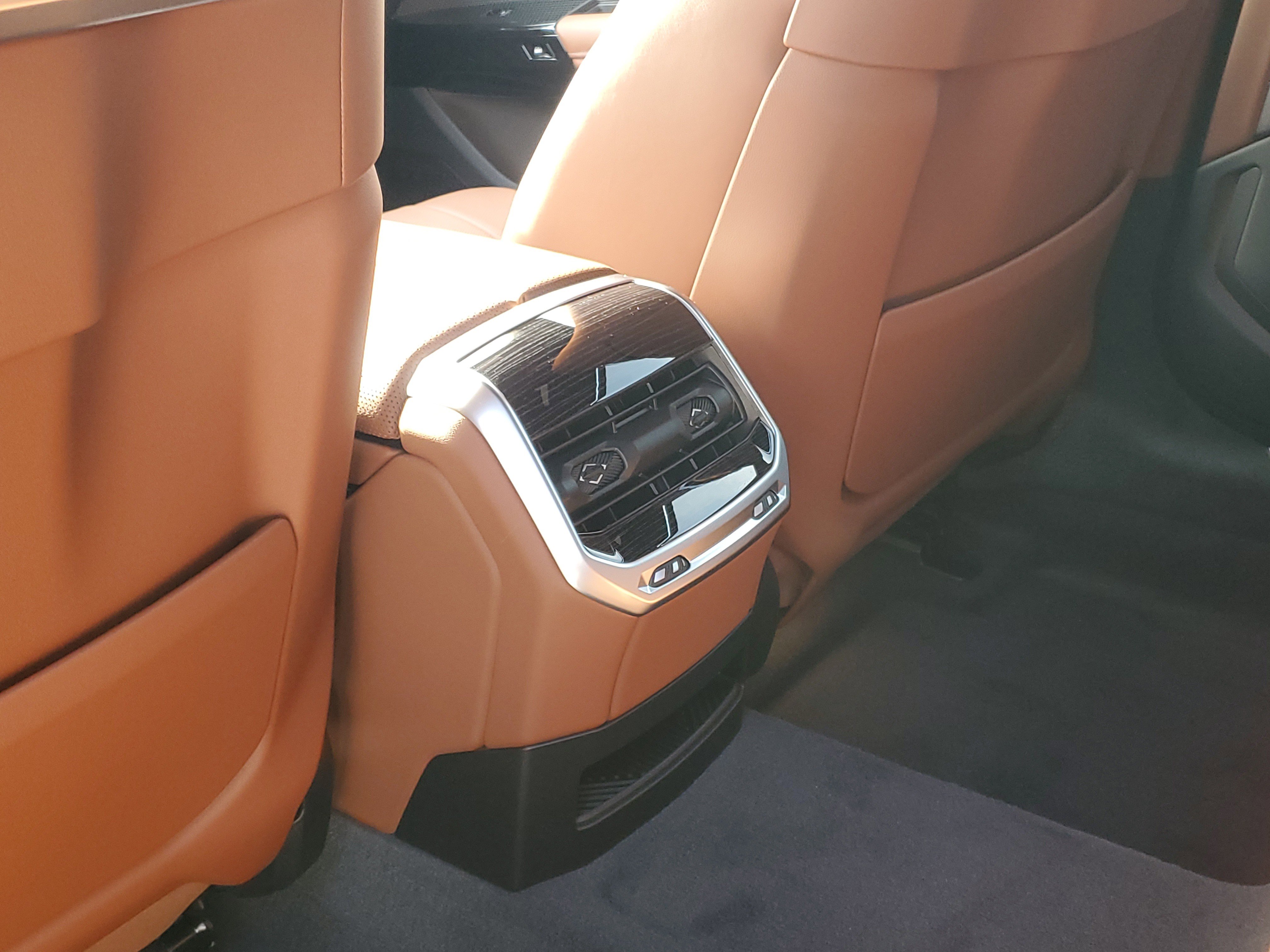 New 2026 BMW 740i xDrive image 24