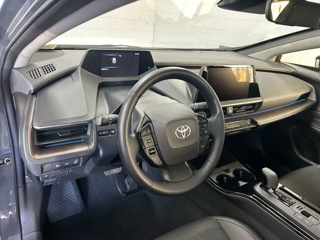 Used 2023 Toyota Prius XLE FWD image 2