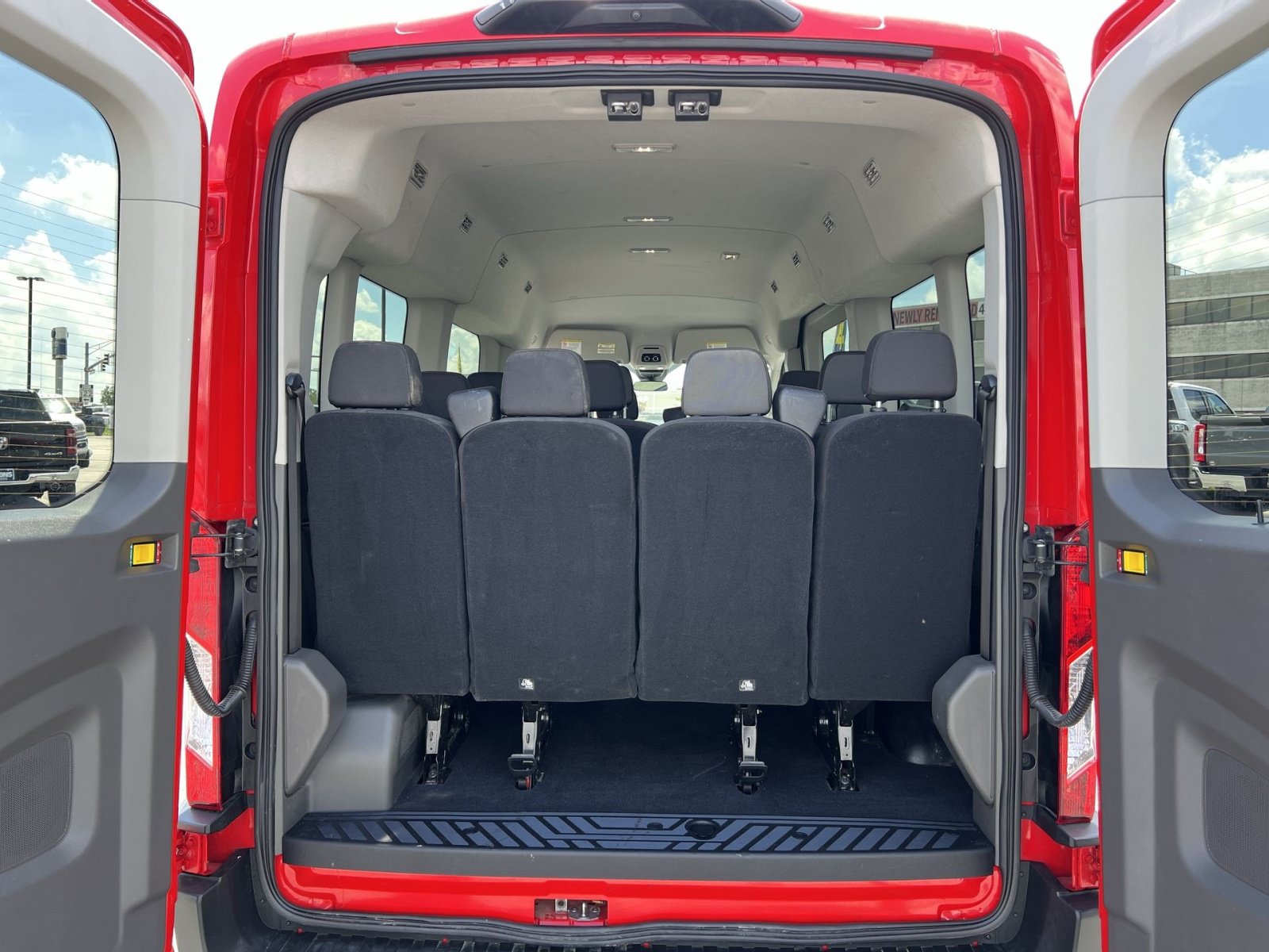 Used 2024 Ford Transit 350 XLT RWD image 25
