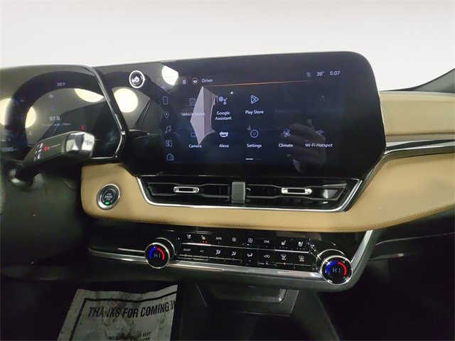 Used 2025 Chevrolet Equinox ACTIV w/ Safety and Technology Package image 11