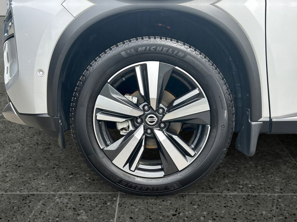 Used 2021 Nissan Rogue Platinum AWD/4WD image 5