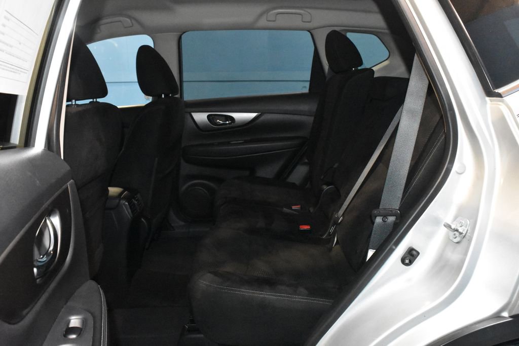 Used 2014 Nissan Rogue SV image 19