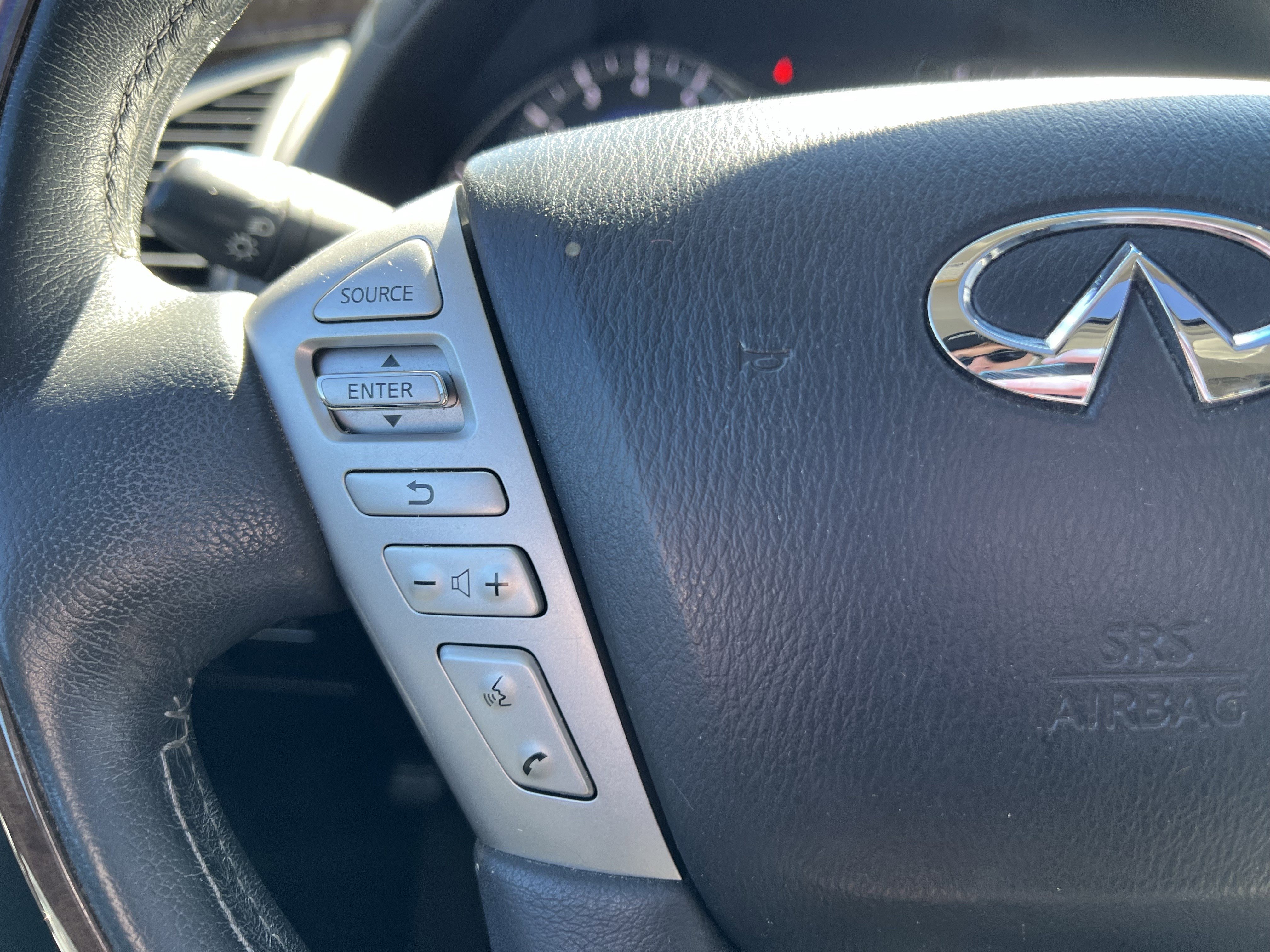 Used 2016 INFINITI QX80 2WD w/ Driver's Assistance Package image 19