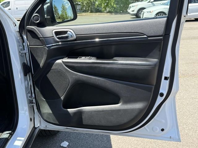 Used 2018 Jeep Grand Cherokee Limited AWD/4WD image 8