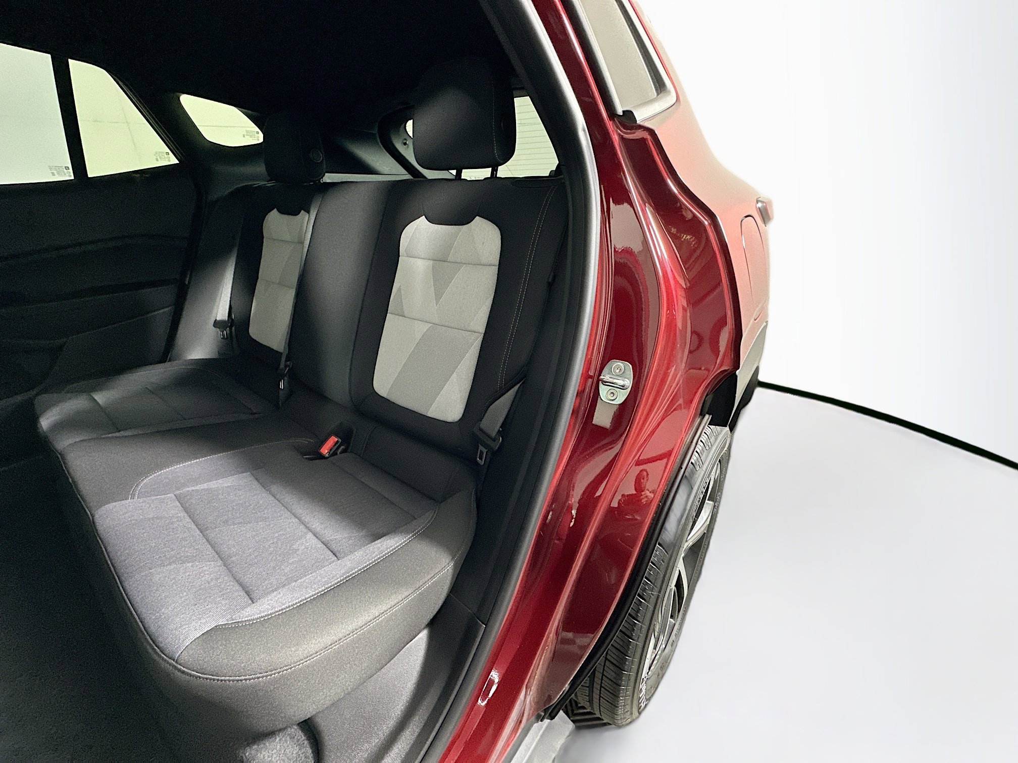 Used 2024 Chevrolet Trax RS w/ Sunroof Package image 25