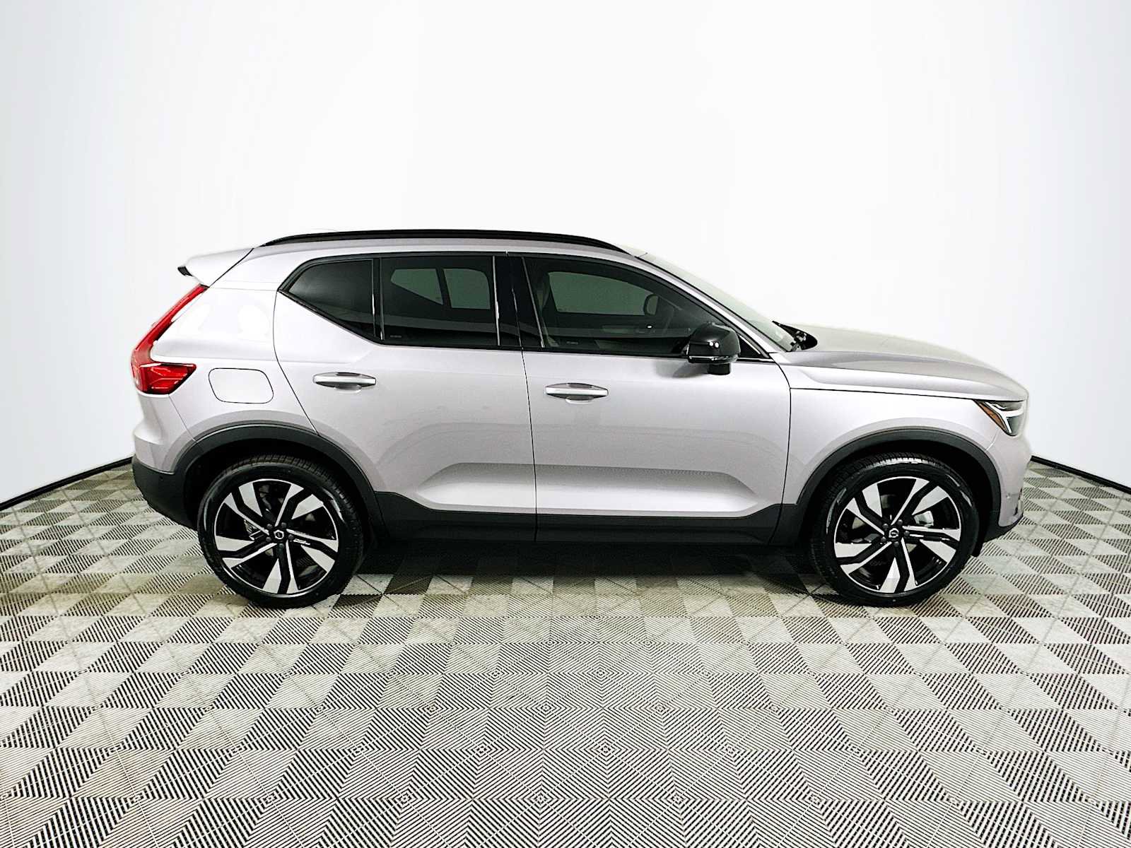 New 2026 Volvo XC40 B5 Ultra w/ Climate Package image 8