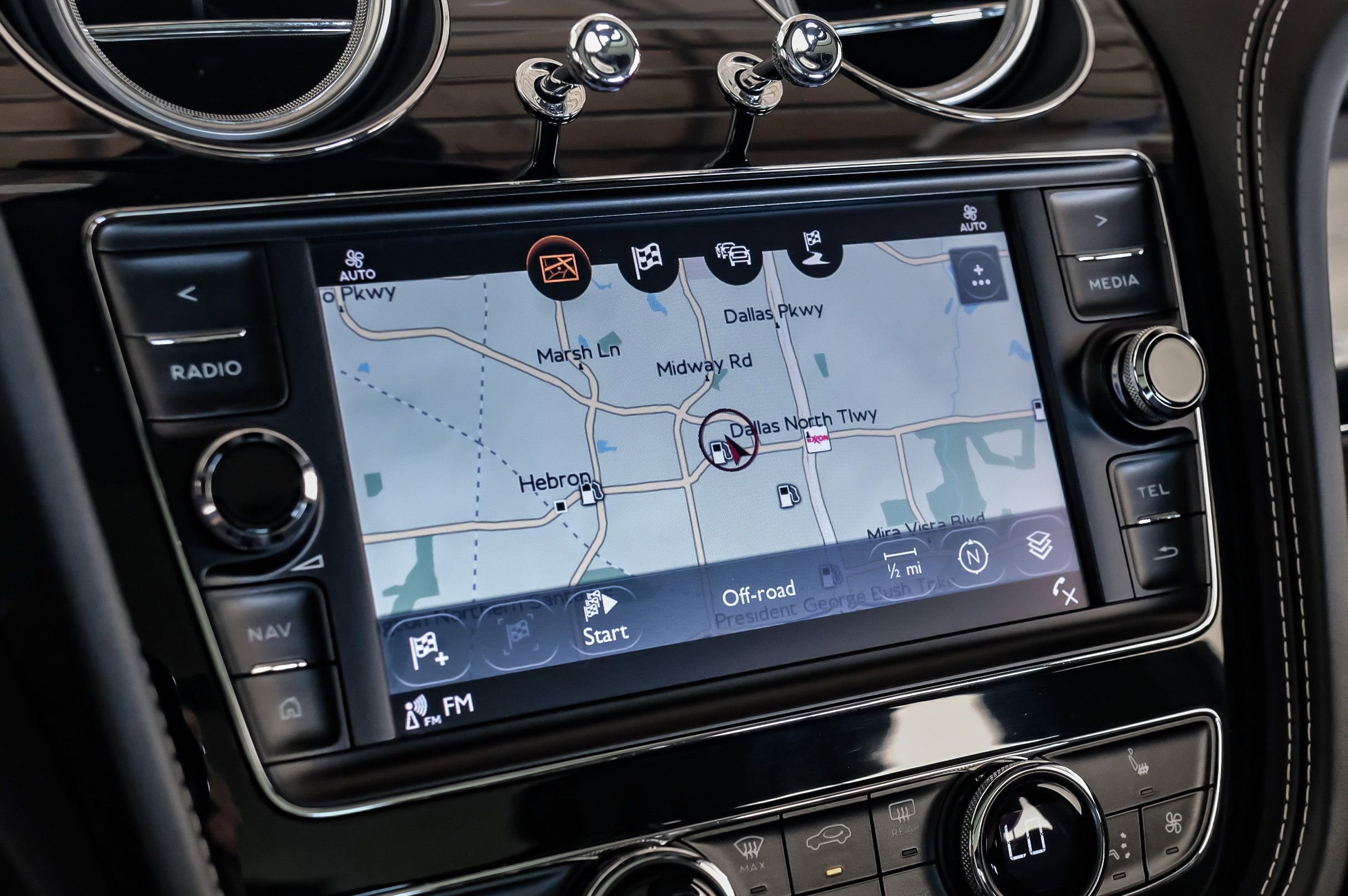 Used 2017 Bentley Bentayga image 19