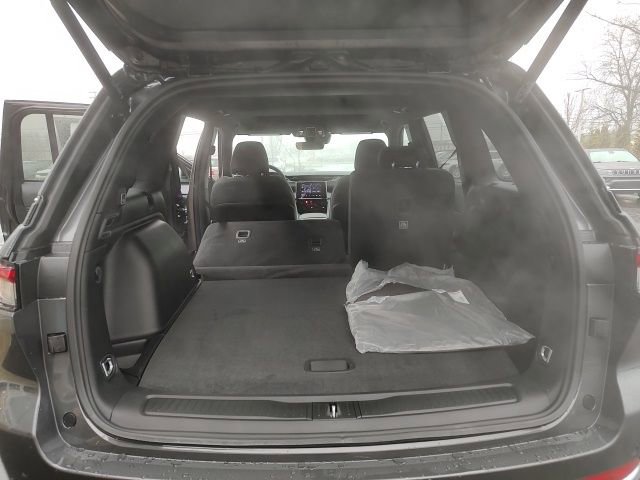 New 2026 Jeep Grand Cherokee Laredo image 25