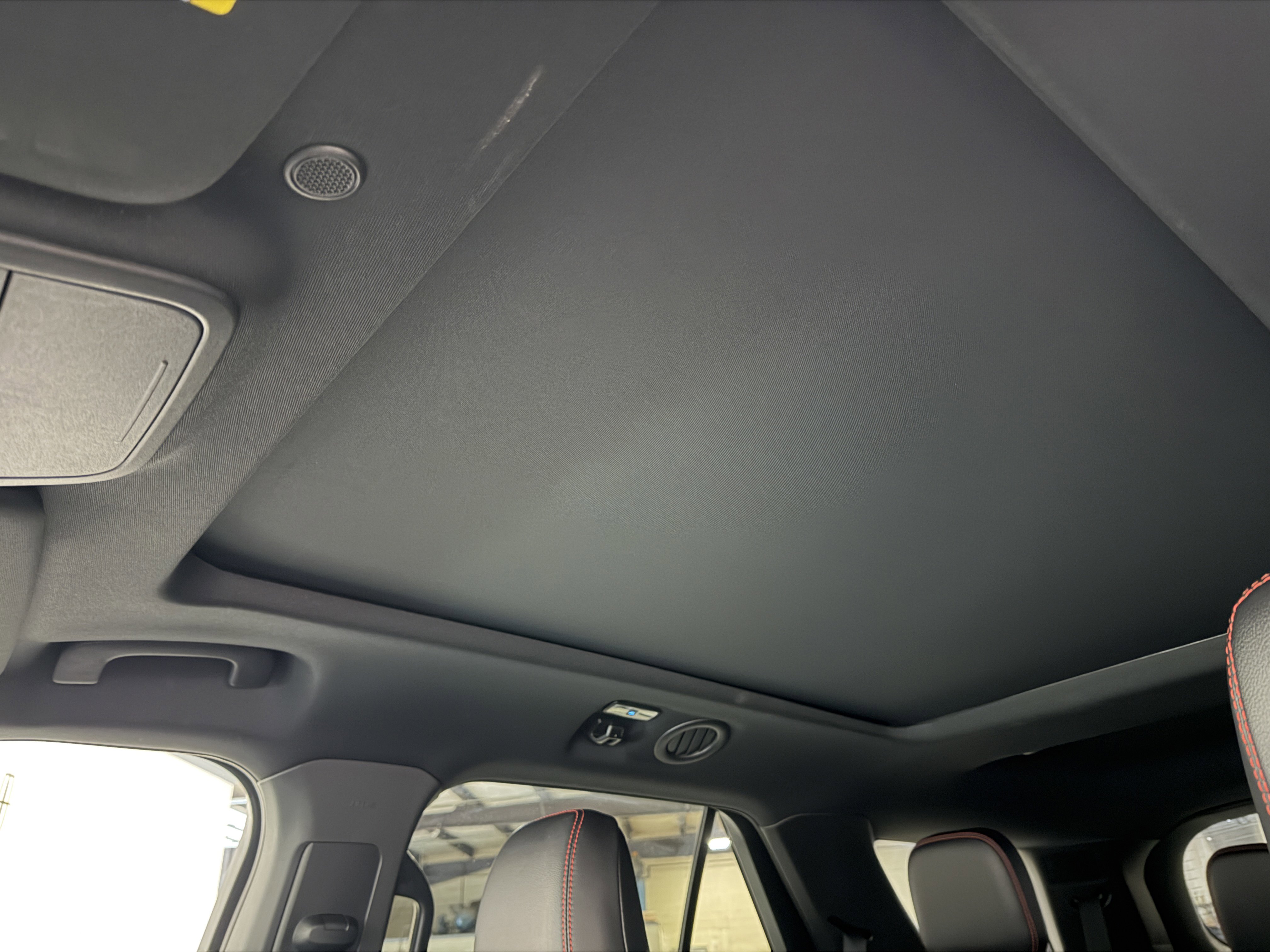 Used 2024 Ford Explorer ST-Line w/ Class IV Trailer Tow Package image 5