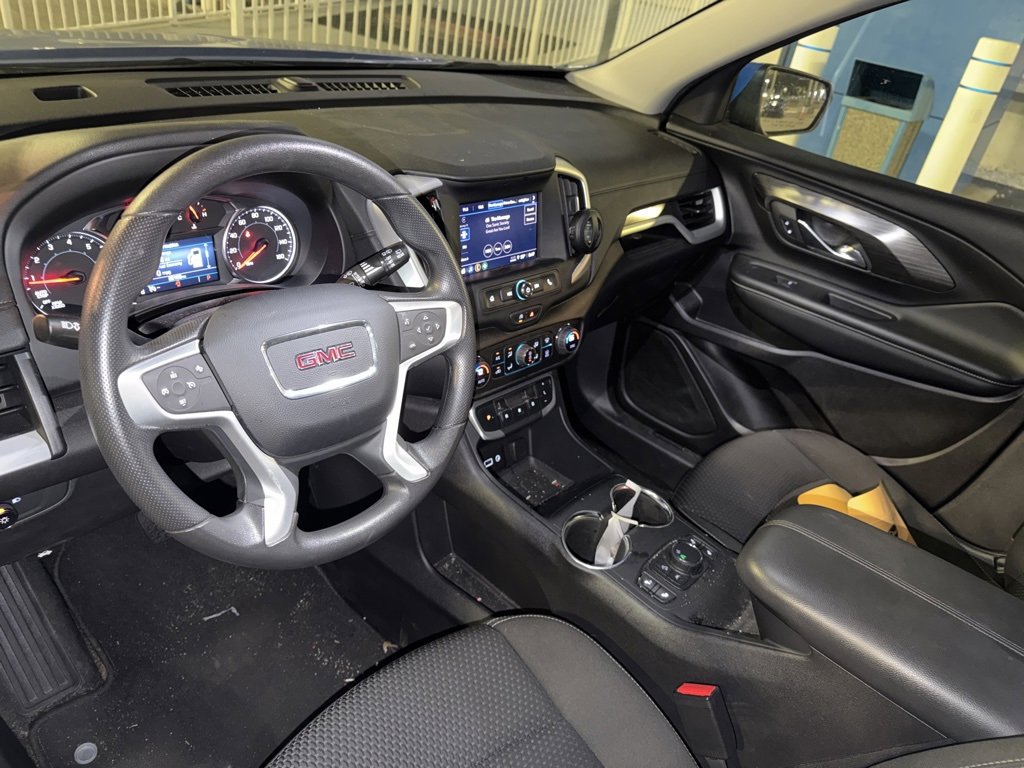 Used 2024 GMC Terrain SLE w/ Driver Convenience Package image 10