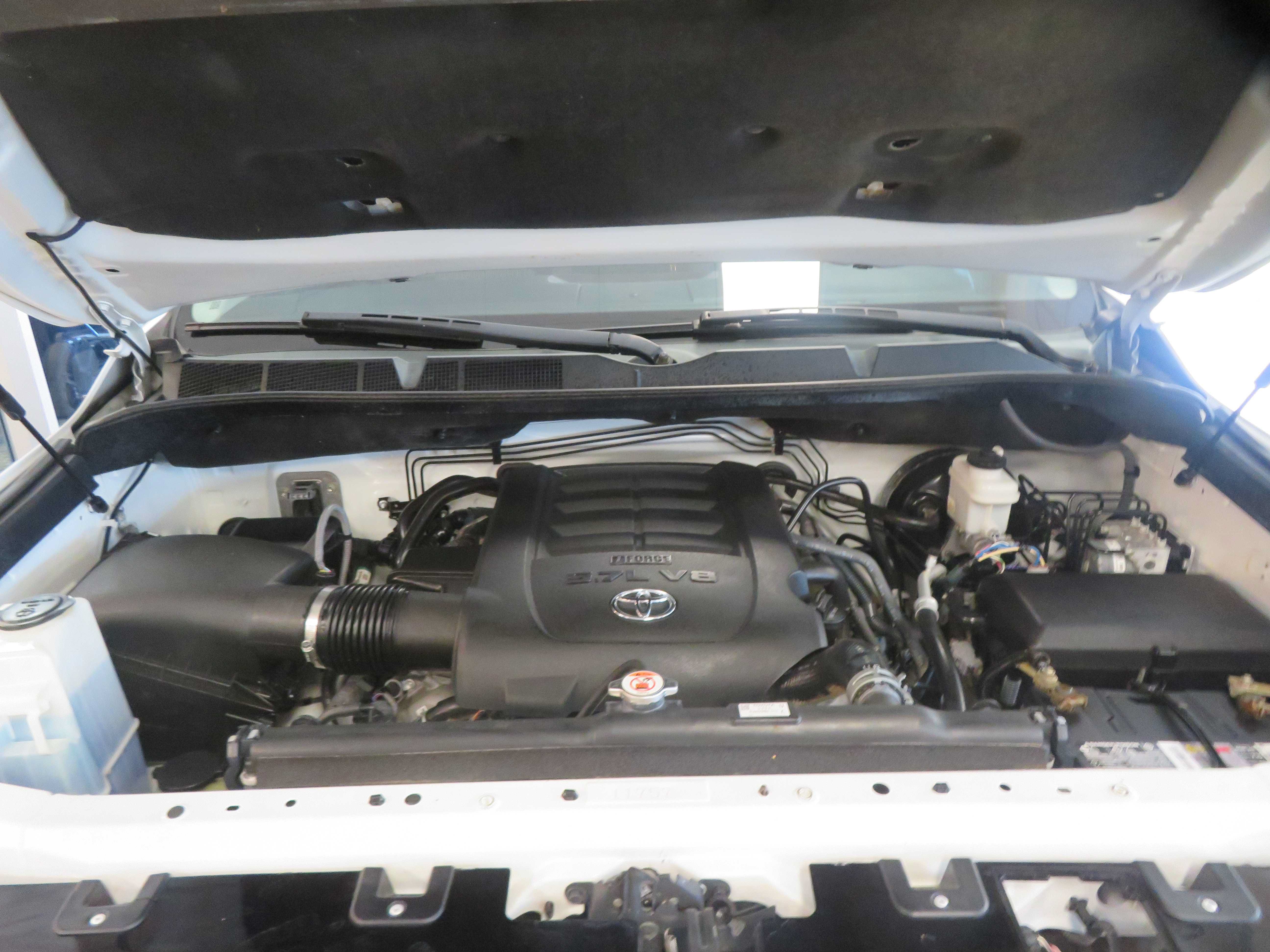 Used 2018 Toyota Tundra SR5 w/ SR5 Upgrade Package AWD/4WD image 54