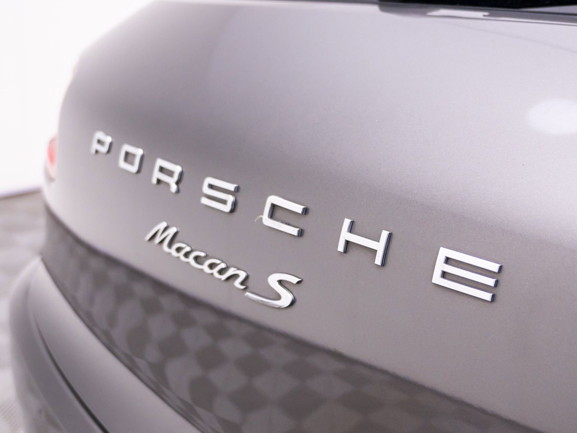 Used 2015 Porsche Macan S AWD/4WD image 34