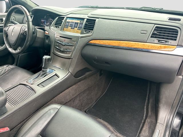 Used 2016 Lincoln MKS image 29